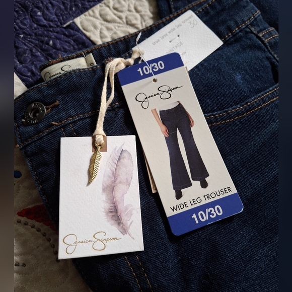 Robe Jessica Simpson Jeanswear – Imprimé Floral Jardin Violet – Taille M – Neuve Avec étiquettes